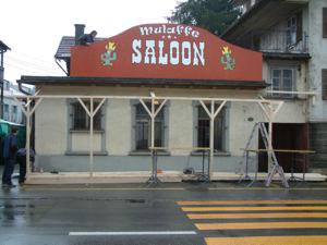 auf_saloon_front